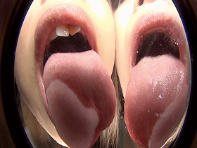 痴女レズに見つめられながらベロキスで迫られる僕　サンプル画像12